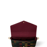 "Thundara" Envelope Chain Crossbody Bag