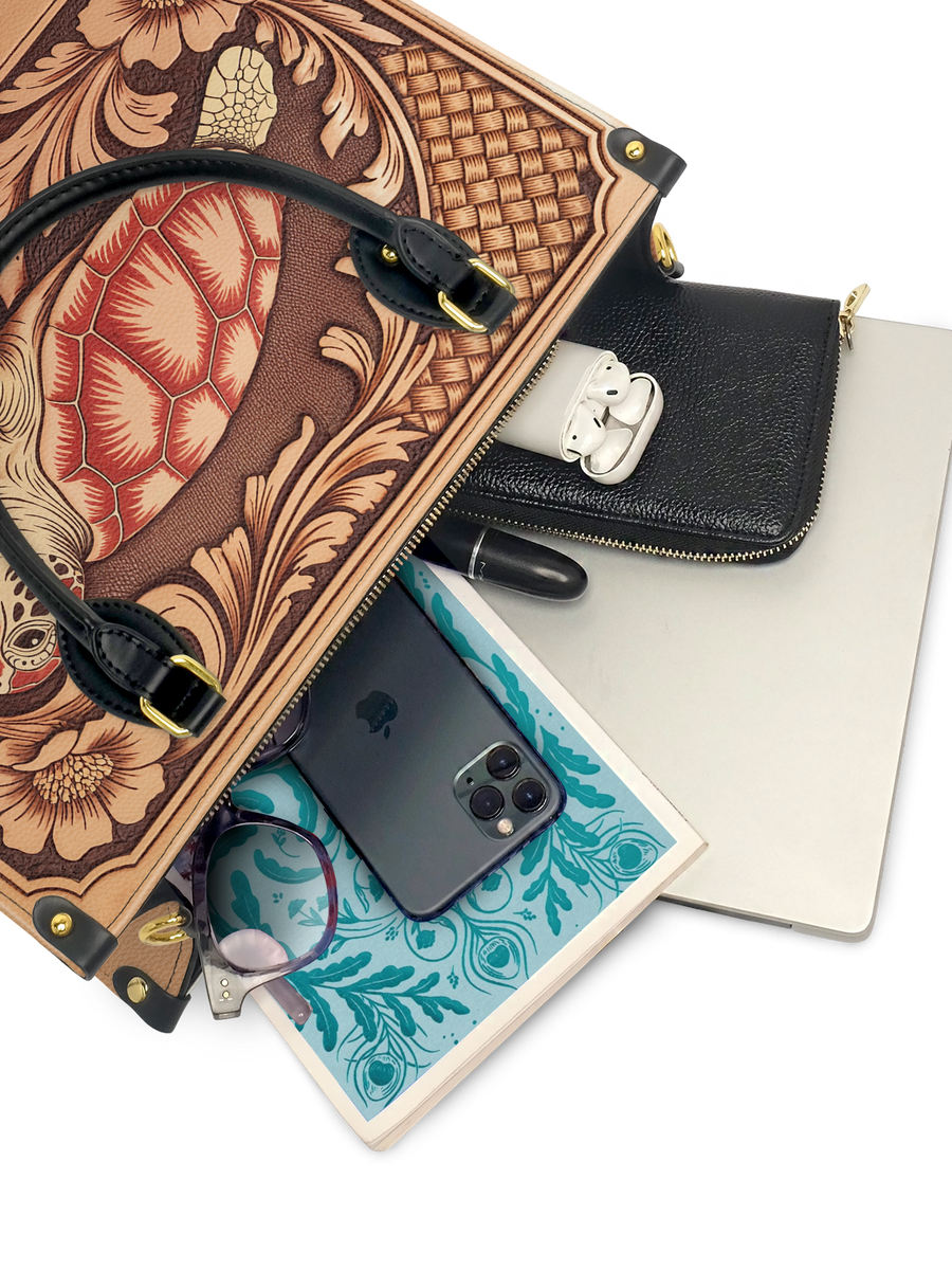 "Ngao" Leather Handbag